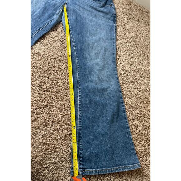 Levi’s Bootcut Jeans - 22W *** - Picture 4 of 5